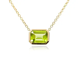 14K YELLOW GOLD EMERALD-CUT PERIDOT SOLITAIRE NECKLACE