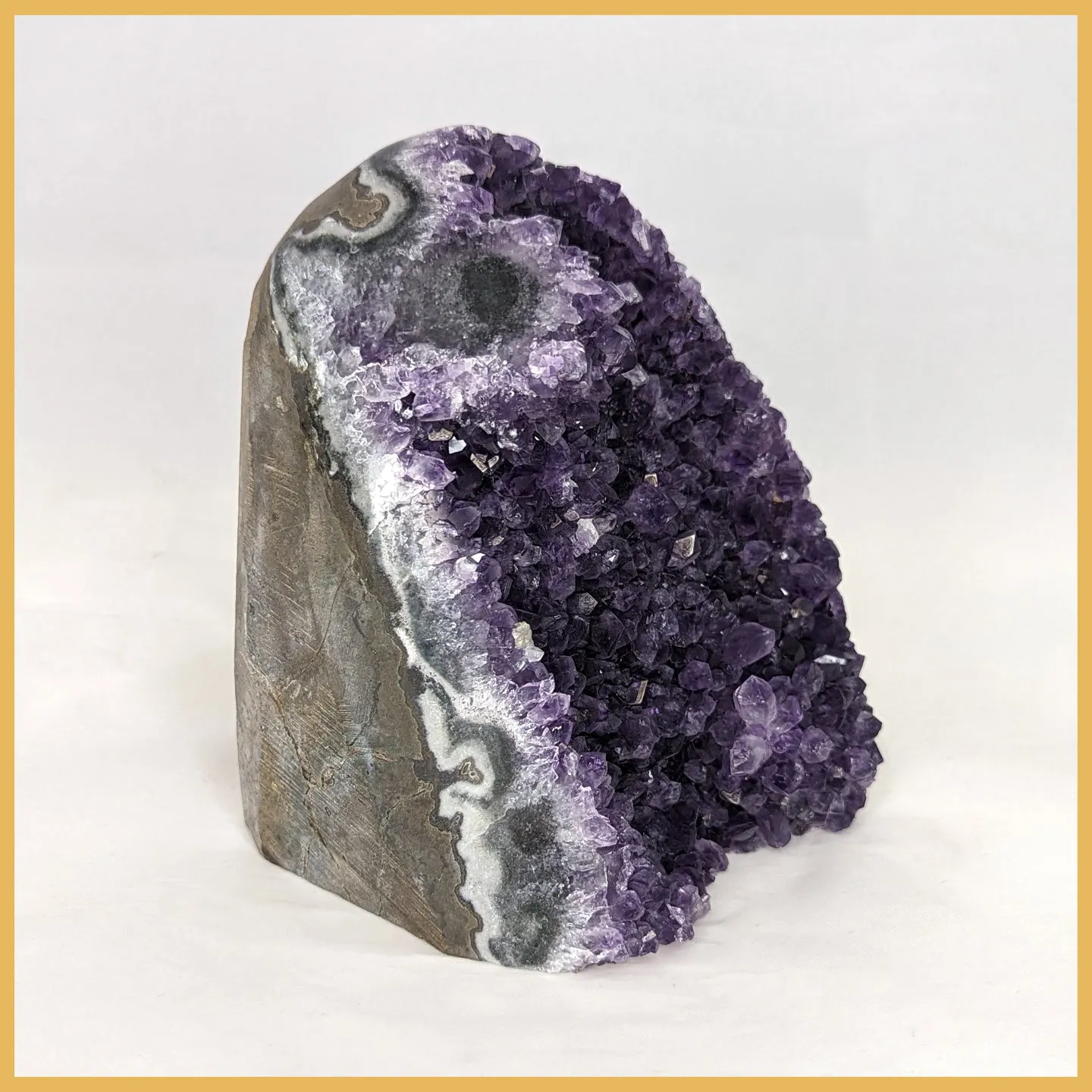 AME261 Amethyst Stand-up, Polished Edge