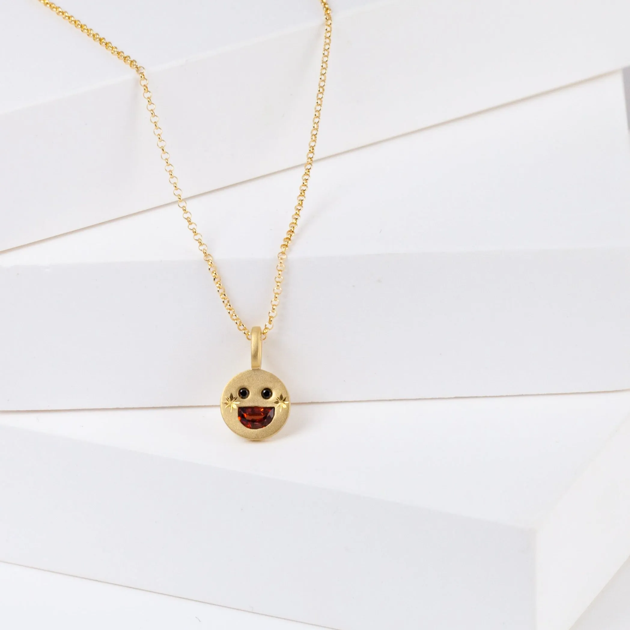 Big smile pendant necklace