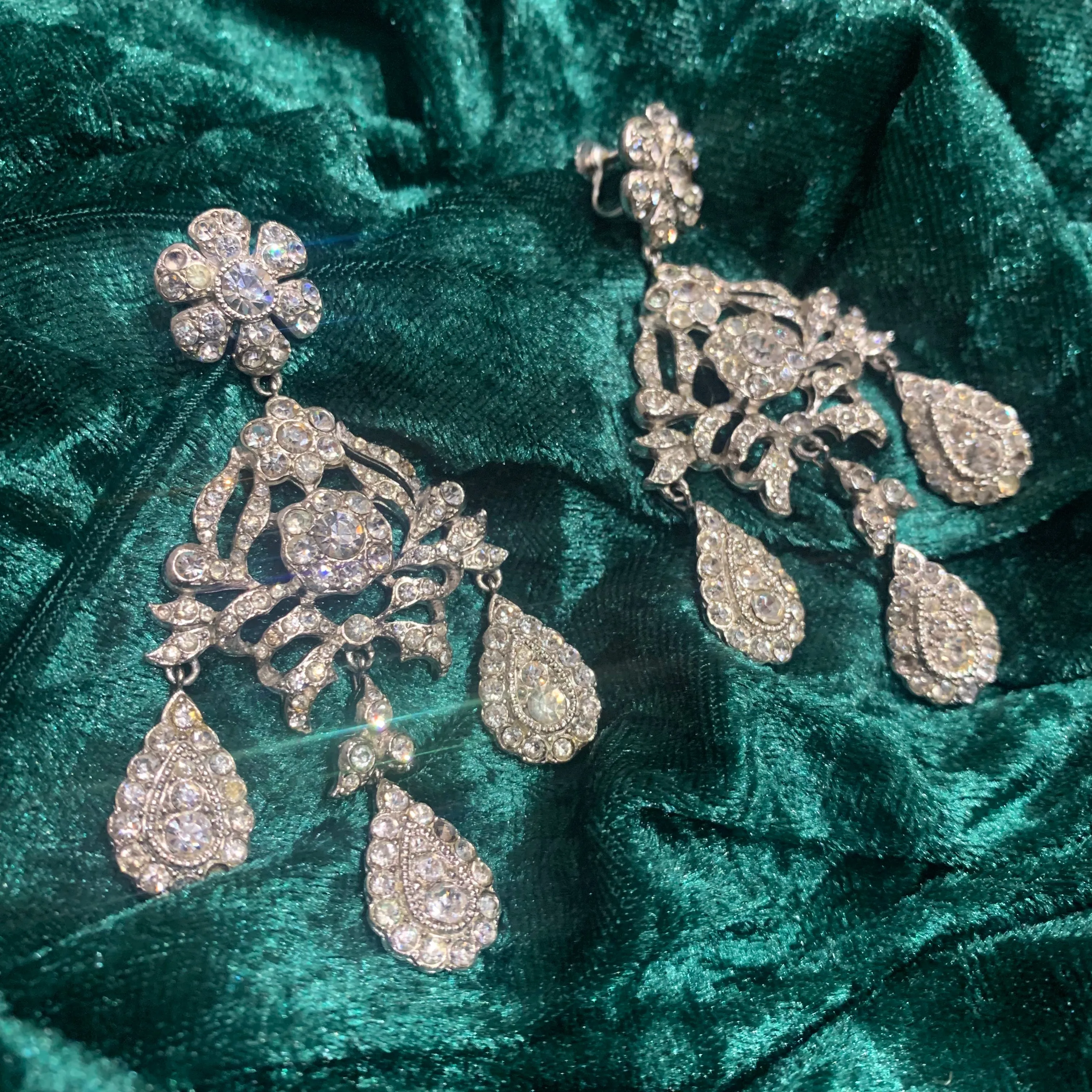 Crystal chandelier earrings Elizabeth Taylor style