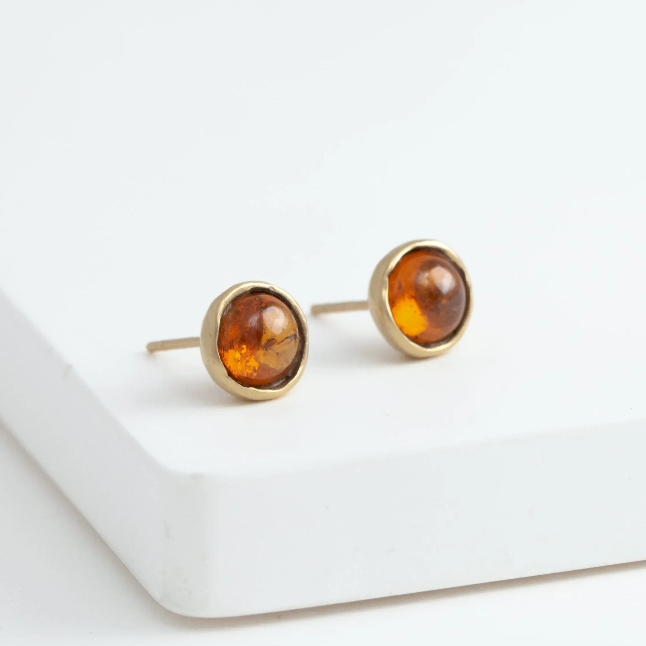 Gallery garnet studs