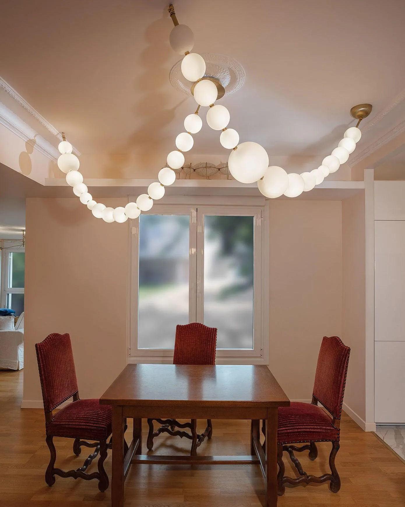 Luxurious Pearl Necklace Chandelier