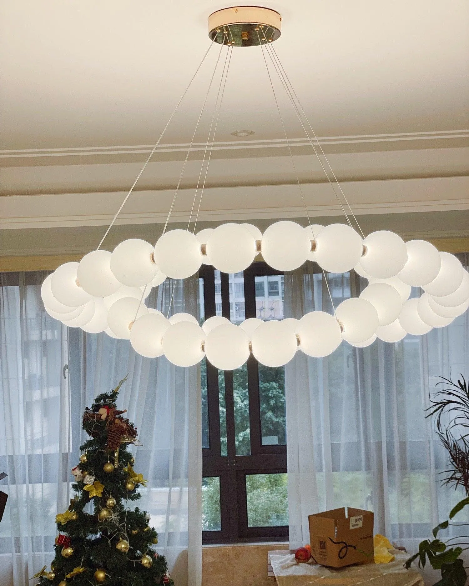 Luxurious Pearl Necklace Chandelier