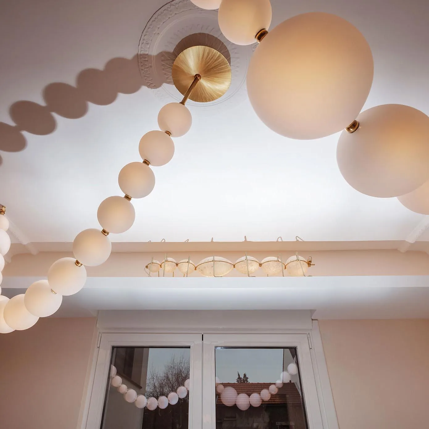 Luxurious Pearl Necklace Chandelier