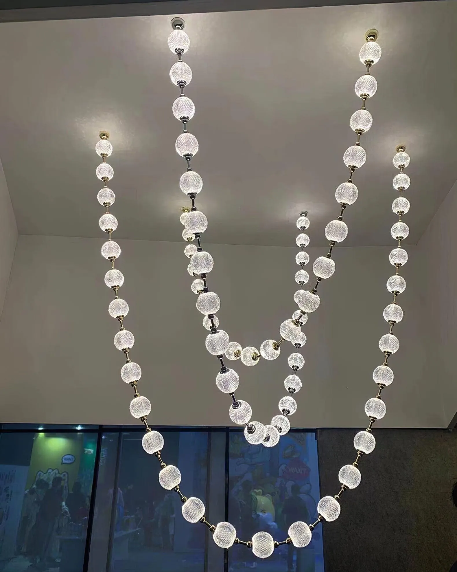 Luxurious Pearl Necklace Chandelier