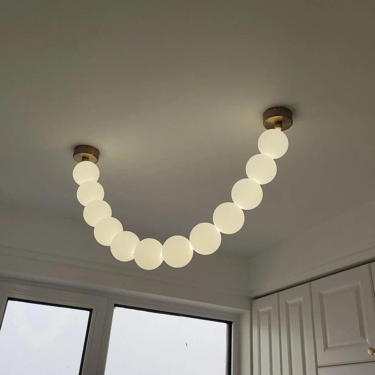 Luxurious Pearl Necklace Chandelier