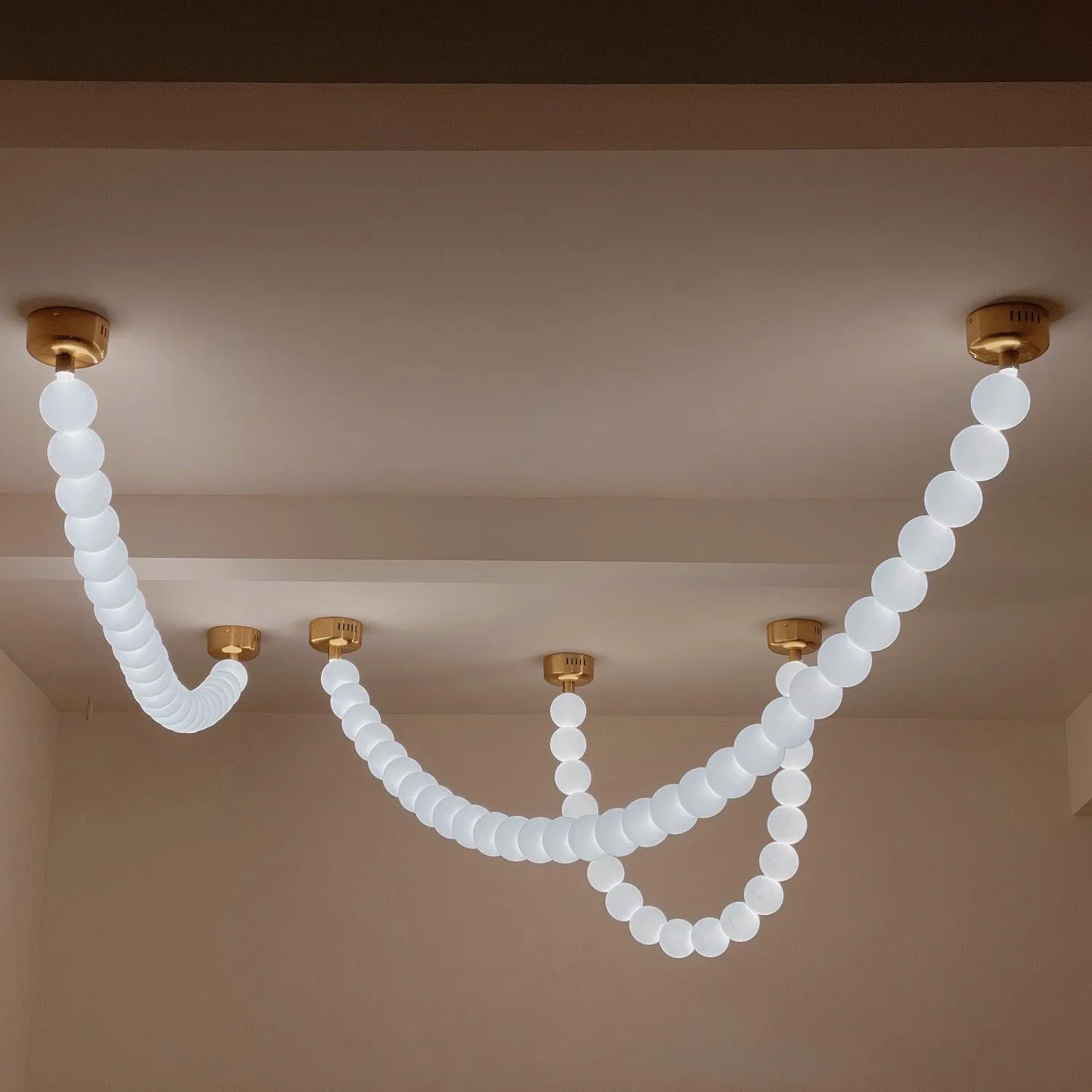 Luxurious Pearl Necklace Chandelier