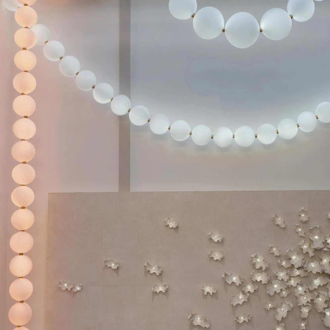 Luxurious Pearl Necklace Chandelier