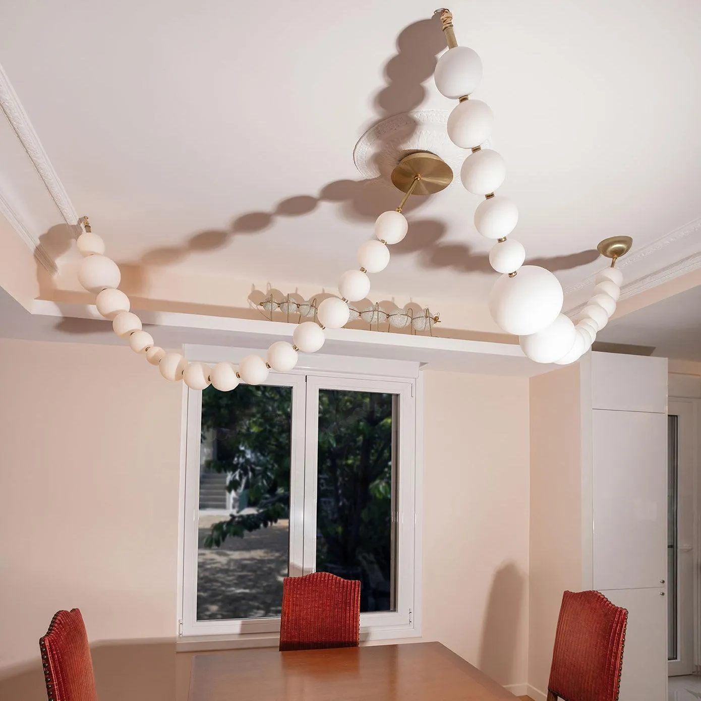 Luxurious Pearl Necklace Chandelier