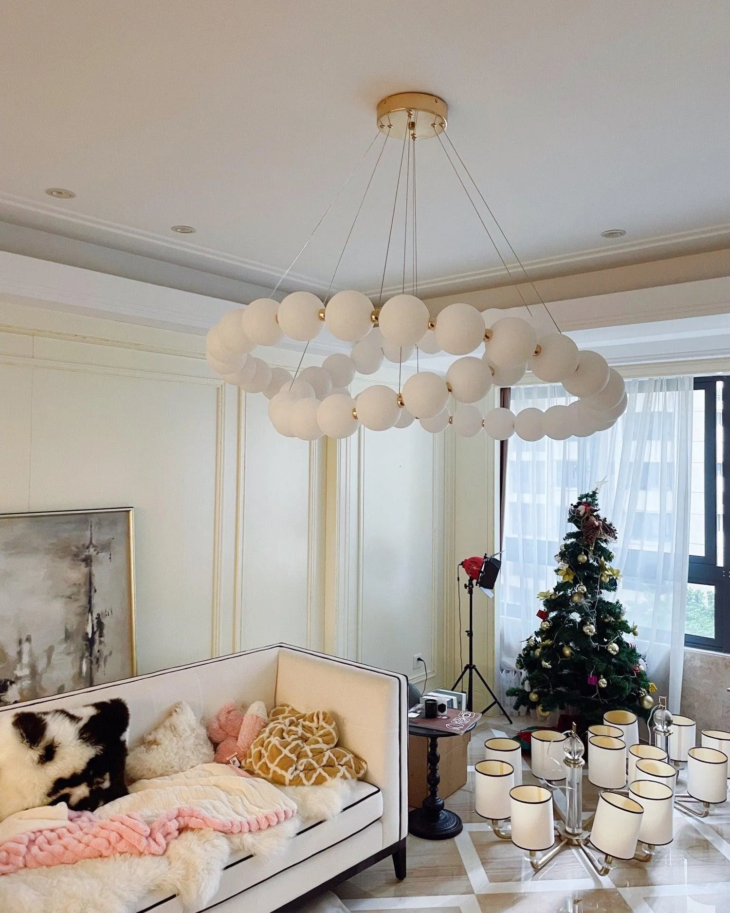 Luxurious Pearl Necklace Chandelier