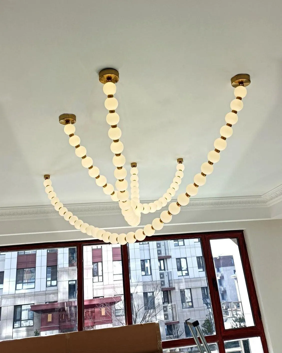 Luxurious Pearl Necklace Chandelier