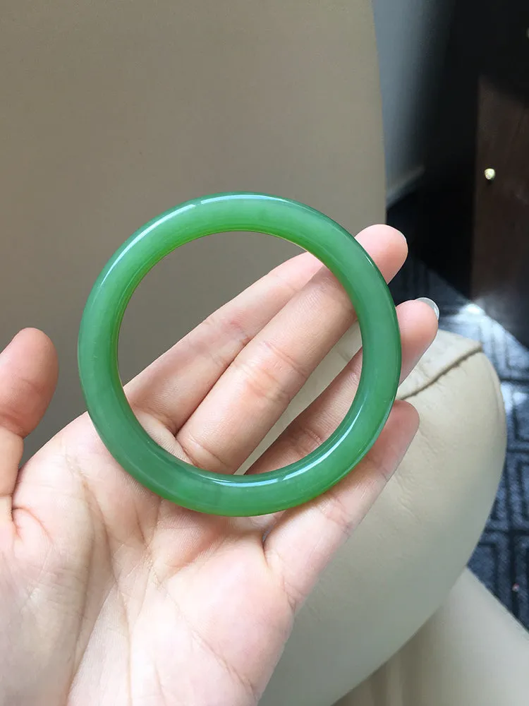 Natural Jade Bangle Nephrite Bangle Internal Diameter 56mm NBE007