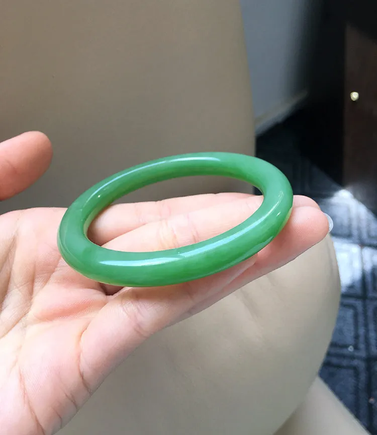 Natural Jade Bangle Nephrite Bangle Internal Diameter 56mm NBE007