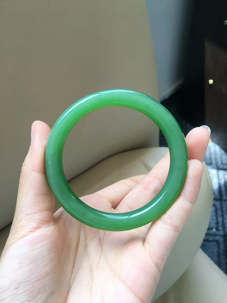 Natural Jade Bangle Nephrite Bangle Internal Diameter 56mm NBE007