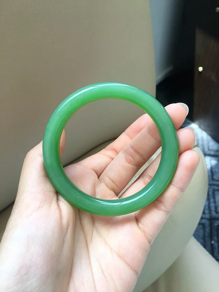 Natural Jade Bangle Nephrite Bangle Internal Diameter 56mm NBE007