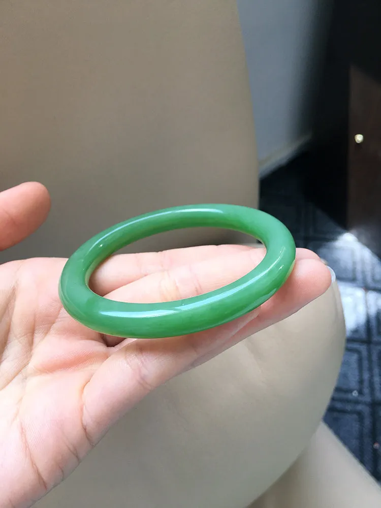 Natural Jade Bangle Nephrite Bangle Internal Diameter 56mm NBE007