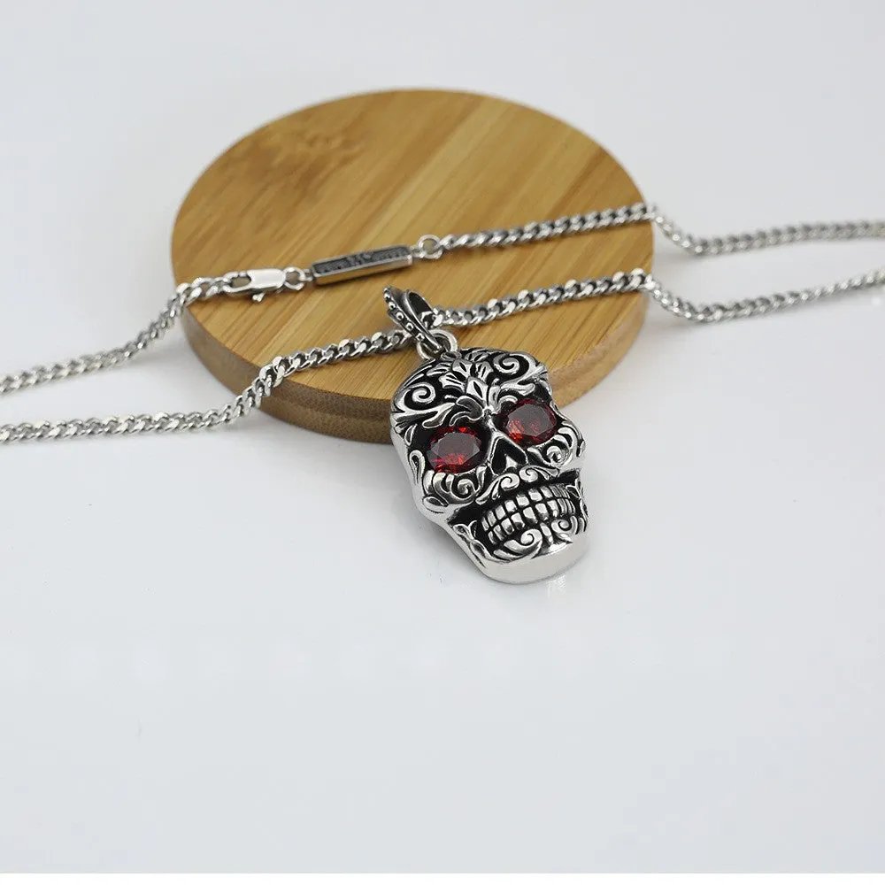 Retro Baroque garnet eye skull pendant