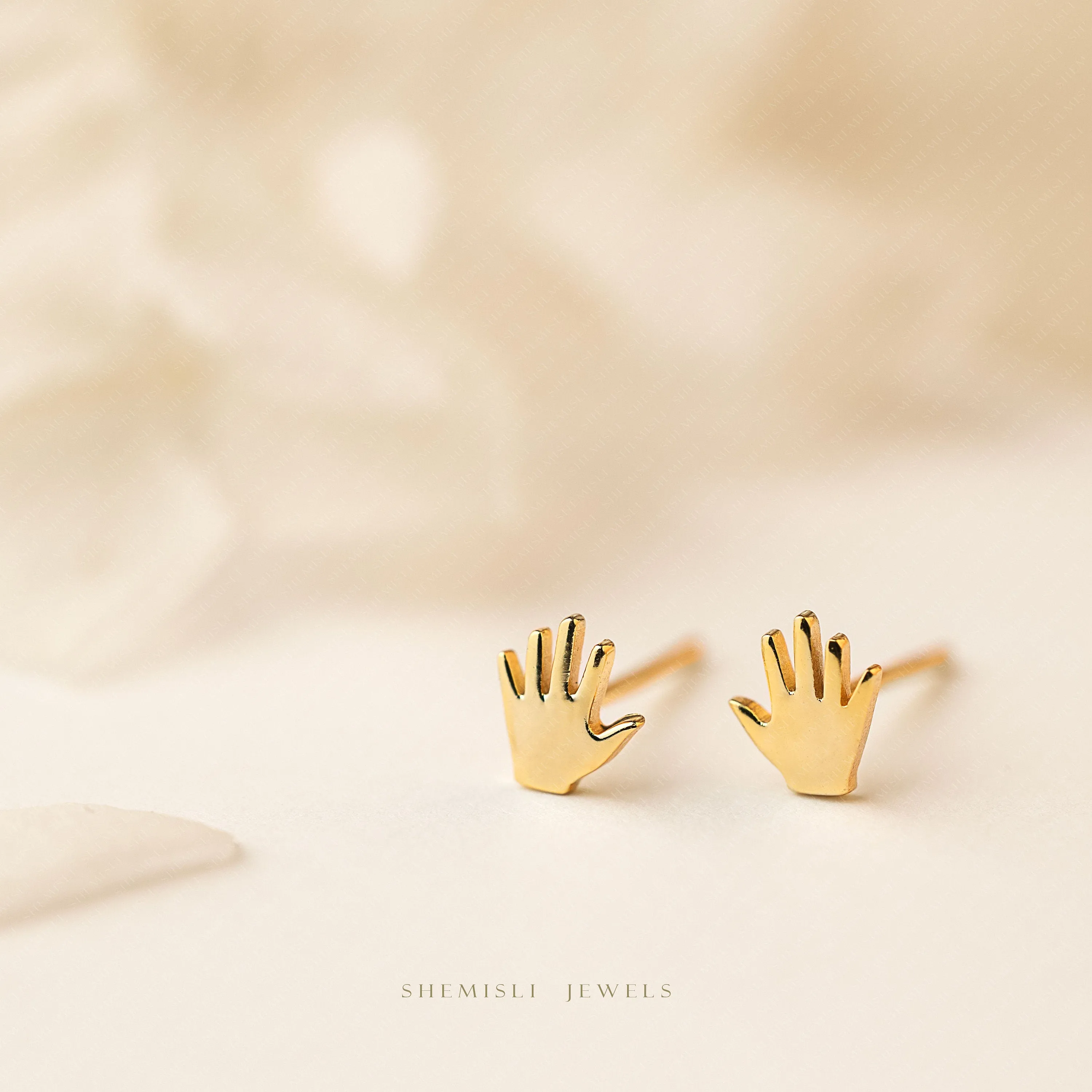 Tiny High Five Hand Sign Gesture Stud, Palm Earrings, Unisex, Gold, Silver SHEMISLI SS671 Butterfly End, SS672 Screw Ball End (Type A) LR