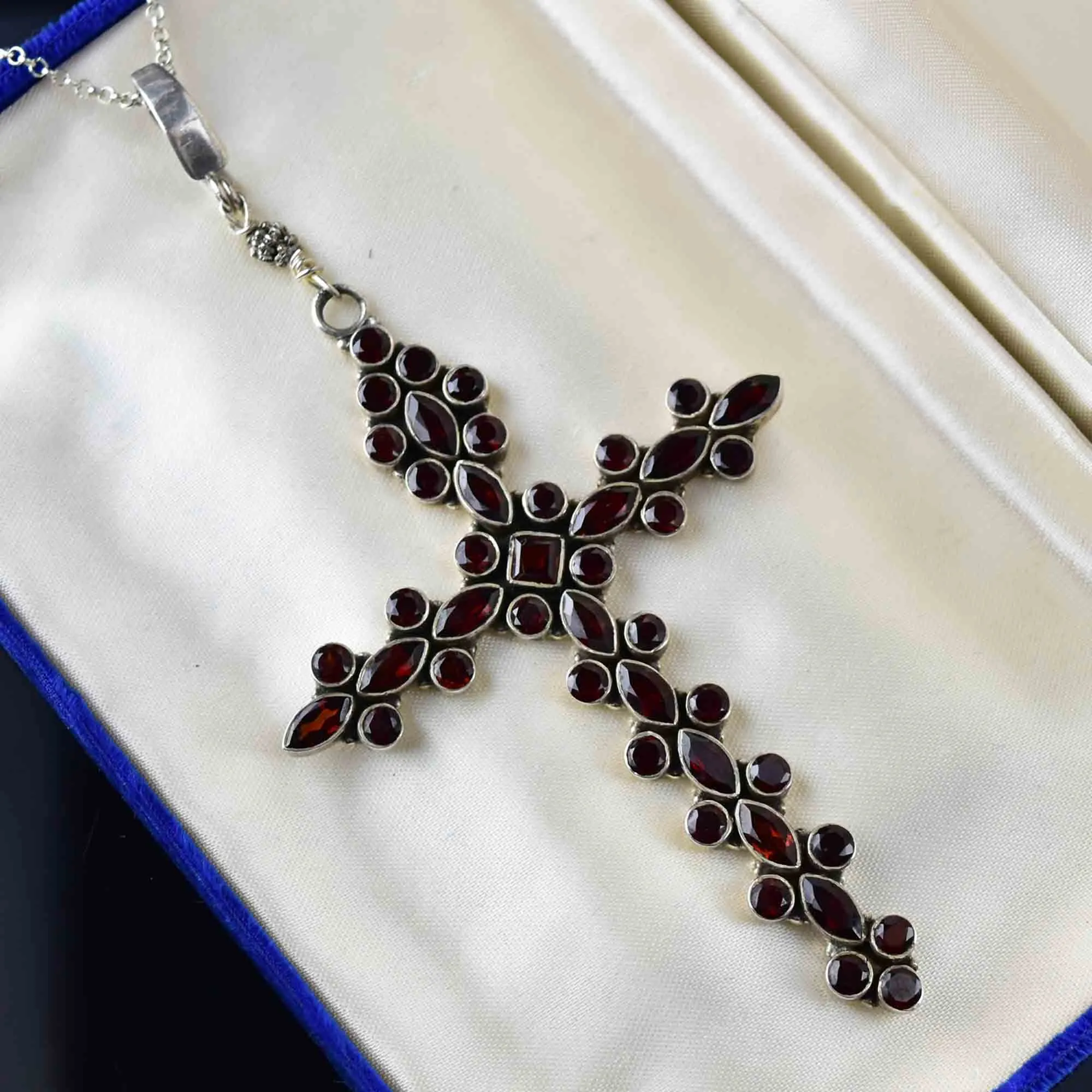 Vintage Large Silver Garnet Gross Pendant Necklace