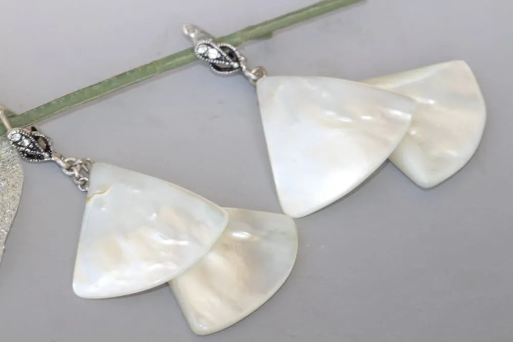 WHITE SHELL EARRINGS